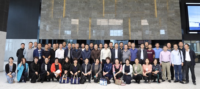 ������ί��УѧԱݰ������DB�����콢��ҵ԰���е���